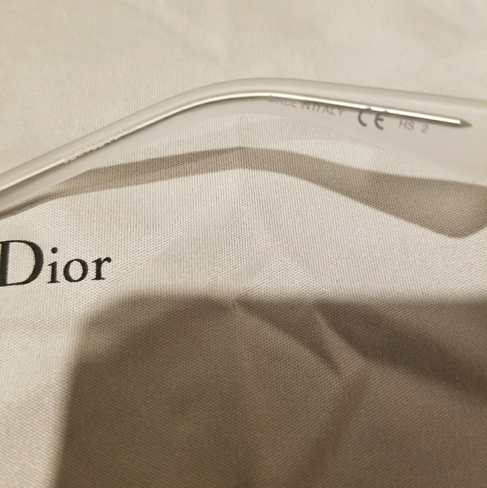 🚫SOLD🚫BRAND NEW Dior 'DiorSoReal' Sunglasses - Picture 7 of 8